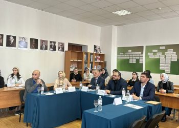 Обсуждение за круглым столом в ИЭФ расширения возможностей финансовой грамотности и кибербезопасности