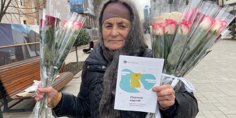 ПОПОЛНЕНИЕ УЛИЧНЫХ БИБЛИОТЕК